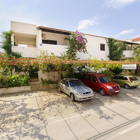 Apartments Derado Supetar Exterior foto
