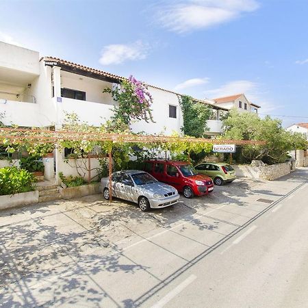Apartments Derado Supetar Exterior foto