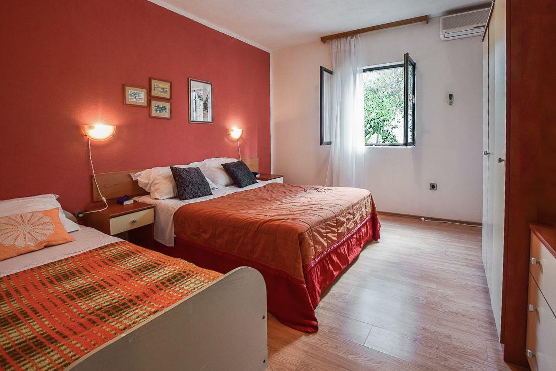 Apartments Derado Supetar Exterior foto